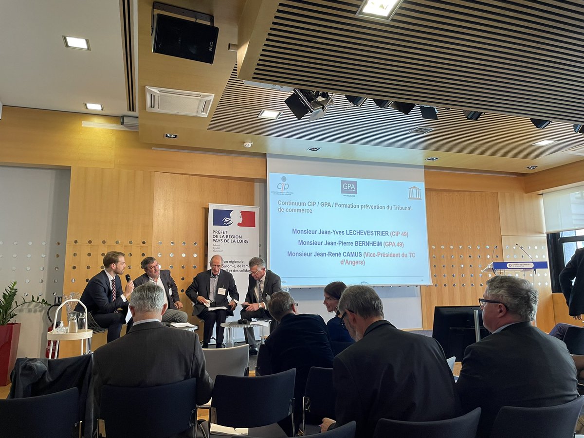 MedefPDL's tweet photo. Comment s’articulent le CIP, le GPA et Formation prévention du Tribunal de commerce ? L’ex du 49 qui réussit à fluidifier ces dispositifs pour mieux accompagner les chefs d’entreprise #difficultes cc @CPMEPDL @MedefPDL @Urssaf_PdL @banquedefrance @Samueltual @OlivierMor1 https://t.co/zRTDJAc16A