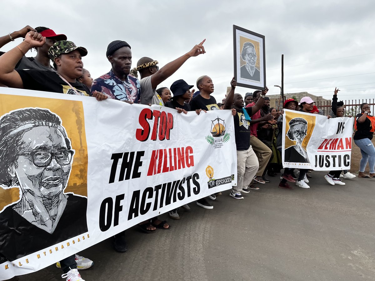 groundWorkSA's tweet photo. Attacks on environmental activists and human rights defenders is a direct attack on our democracy and the constitution. The @GovernmentZA is failing to protect poor people who are challenging corporate bullying
#RememberFikileNtshangase
#DefendTheDefenders https://t.co/SdVsXvDoGs