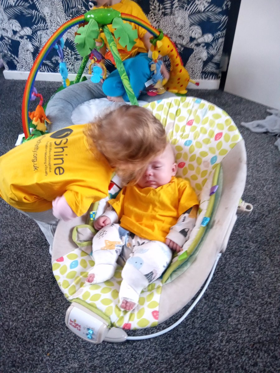 EmmaCow19508624's tweet photo. @SHINEUKCharity here we have Reuben supporter and living brother to Ava and Hudson who is 3 months old who all went #back2front https://t.co/nbMNpUj5vR