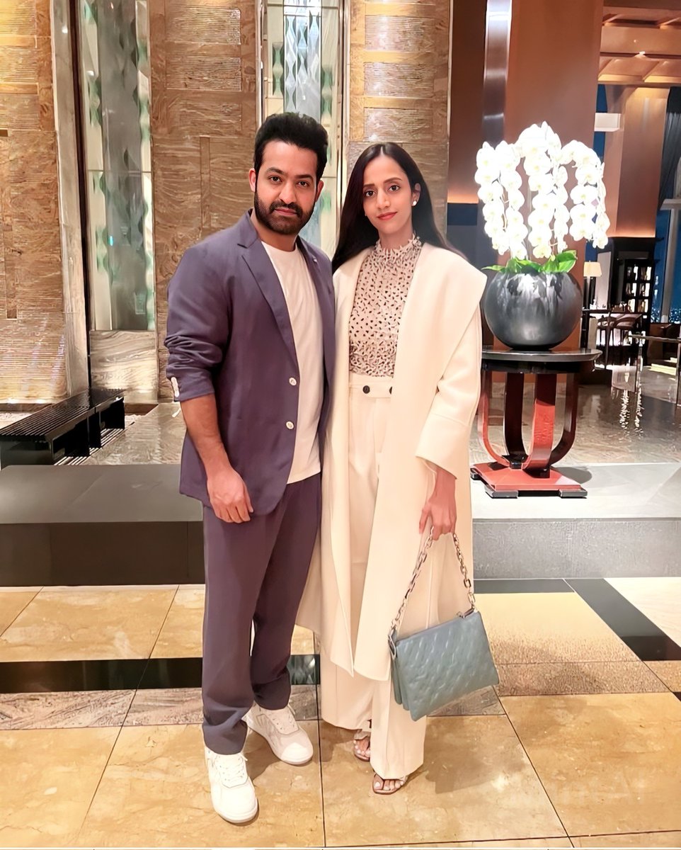 Raviteja_Neturu's tweet photo. ✨🥰adorable😍 ✨🥰 soooo happy to c uu both #annayya &amp; #vadina 💞
@tarak9999 🔥 #lakshmipranati 🤩🤗. https://t.co/pawsYY1UR7