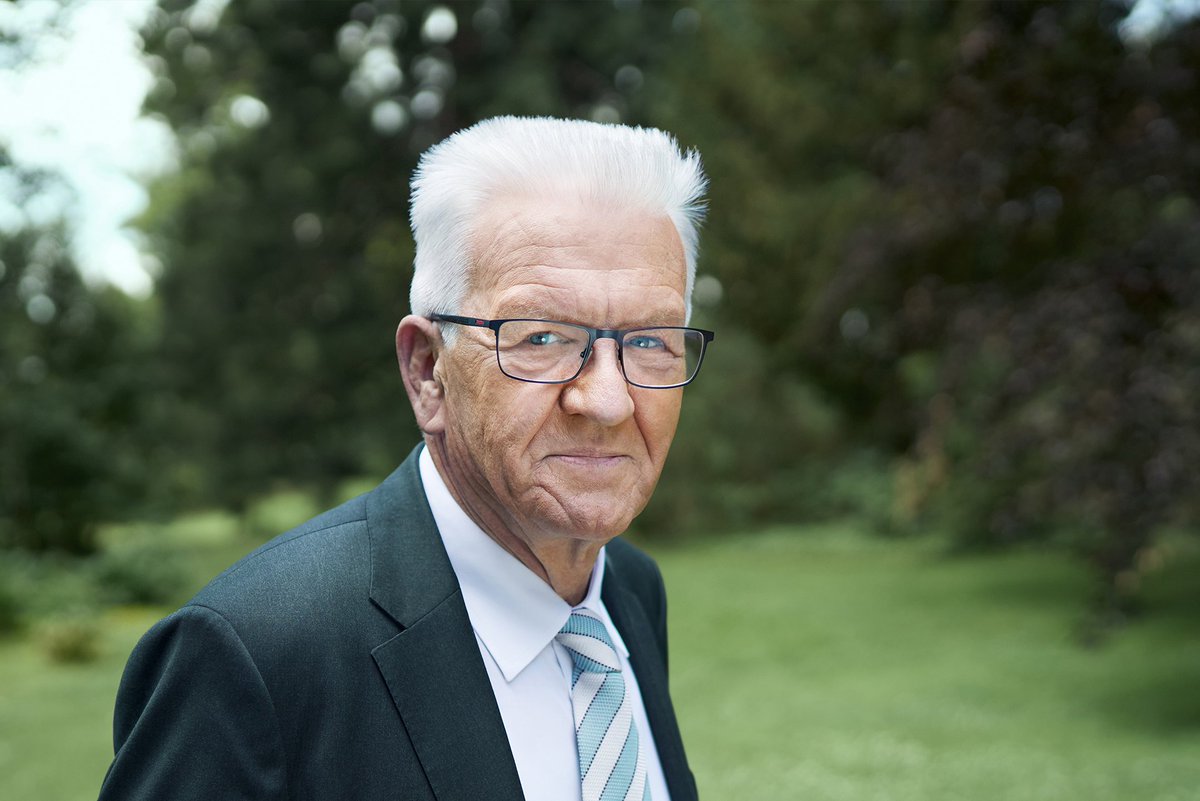 BDWi_ev's tweet photo. #Presseeinladung: Verleihung des Deutschen Elite-Mittelstandspreis 2022 der Stiftung Wir Eigentümerunternehmer an MP Winfried Kretschmann / Laudatio von BM Robert Habeck / 27. 10. ab 19 Uhr / Berlin 
Infos: https://t.co/02IP2XLrOC 
Akkreditierung: info@elite-mittelstandspreis.de https://t.co/2rZKfuOOzM