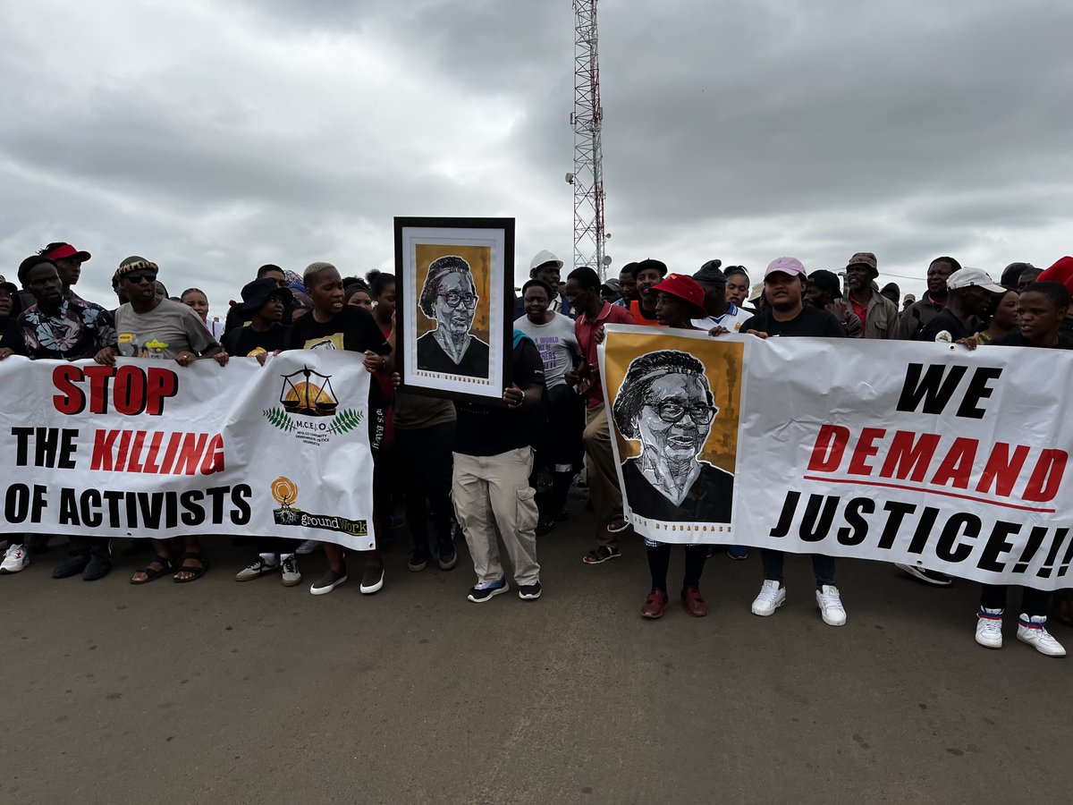 groundWorkSA's tweet photo. Attacks on environmental activists and human rights defenders is a direct attack on our democracy and the constitution. The @GovernmentZA is failing to protect poor people who are challenging corporate bullying
#RememberFikileNtshangase
#DefendTheDefenders https://t.co/SdVsXvDoGs