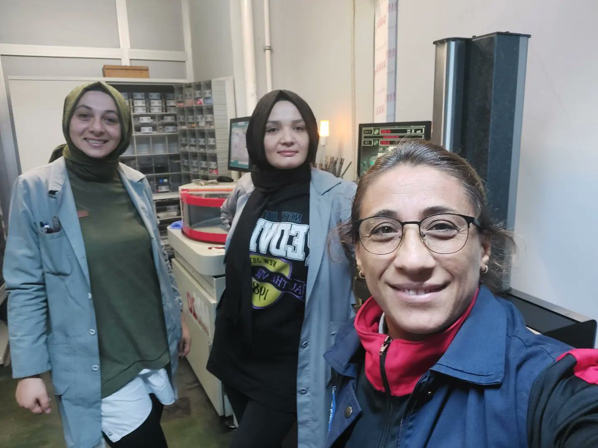nlfrktlca's tweet photo. #TürkMetalSendikası
İstanbul Anadolu Yakası Şubesi #Aksem
#MuallimKöyAkplas gündüz vardiyası Çalışma arkadaşlarımızla bir aradayız.Tüm emek camiasına kolaylıklar Tüm insanlığa
HayırlıCumalar dileriz https://t.co/QgVqgosYz4