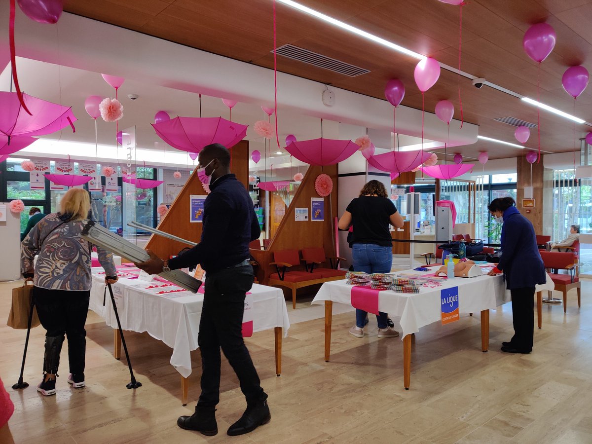 HopLaPorteVerte's tweet photo. #octobrerose s'installe @HopLaPorteVerte avec @CRCDC_IDF et @LigueComite78 https://t.co/tCGQQms7v7