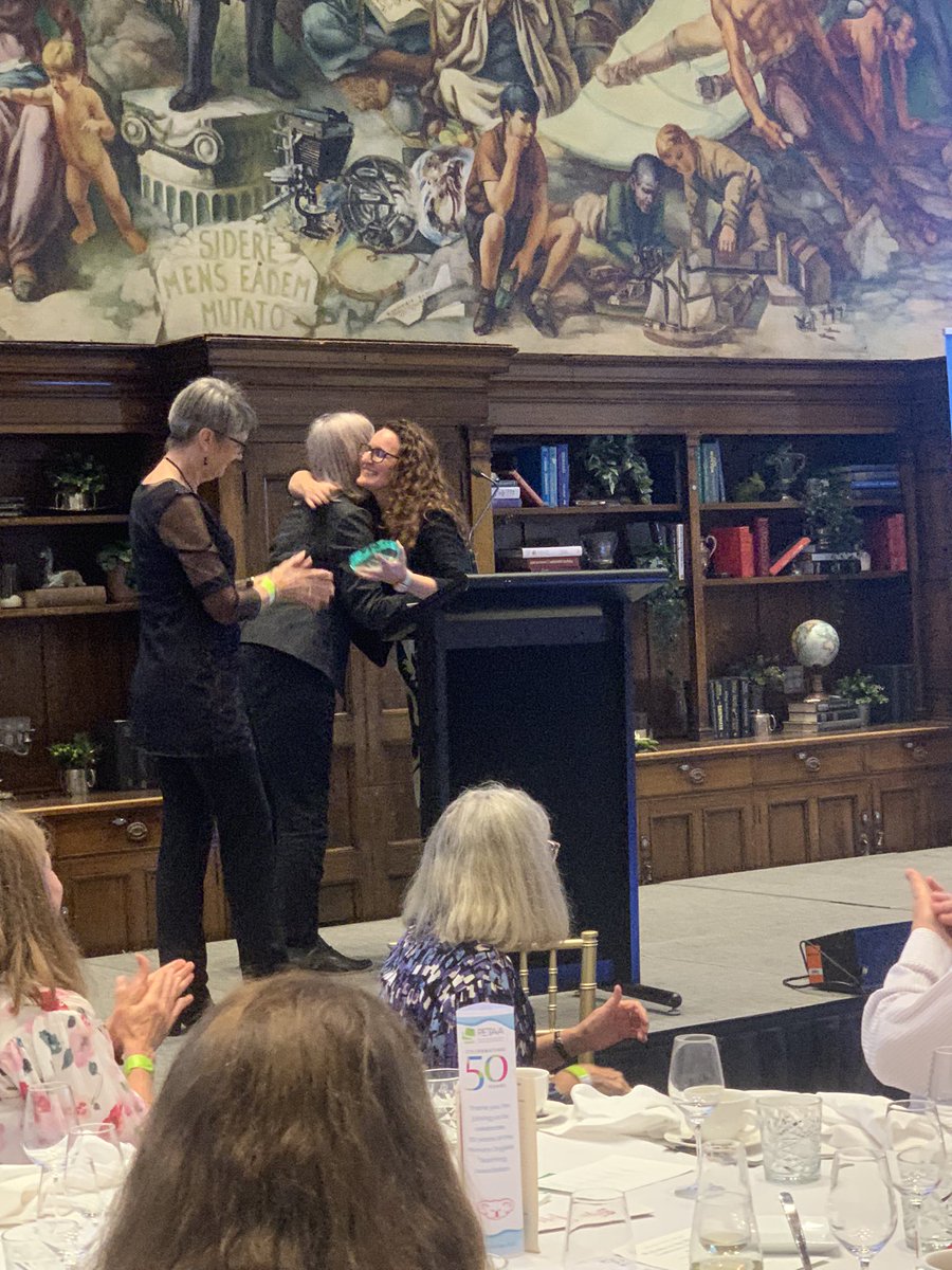 Announcing the winner of the inaugural PETAA SCHOOL AWARD FOR EXCELLENCE IN PRIMARY ENGLISH TEACHING: The Nature School! #PETAA2022 <a href="/NatureSquiggle/">Catherine Shaw</a>