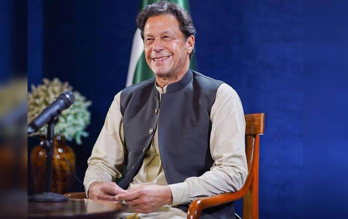 waheed4520's tweet photo. Loud and clear.....
#عمران_خان_ہماری_ریڈ_لائن https://t.co/RElQuVyDPI