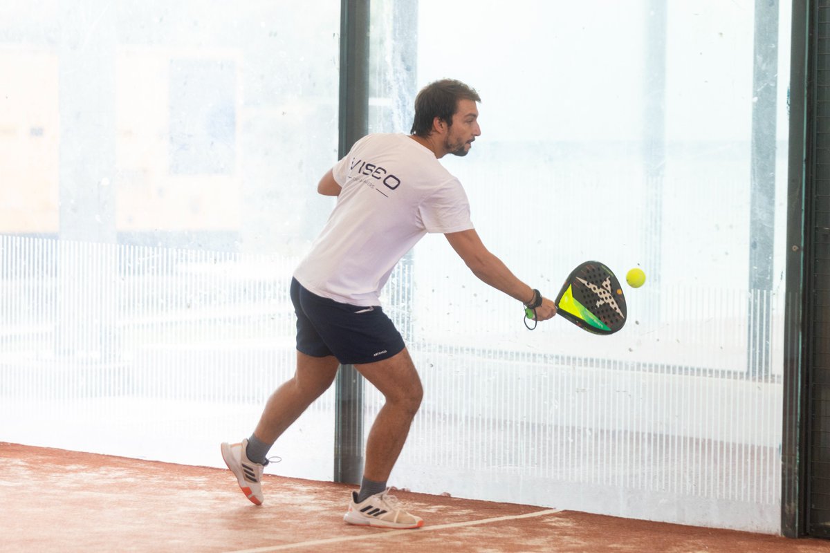 VISEOIberia's tweet photo. Nuestro compañero Toni Bravo, Account Manager en VISEO, participó en el Torneo solidario de Pádel para Partners Patrocinadores del #MuleSoft FORUM 2022, donde además de pasar un buen rato y hacer deporte, ayudamos a Oxfam Intermon en la lucha contra el cambio climático. https://t.co/bhHwkQiNrz