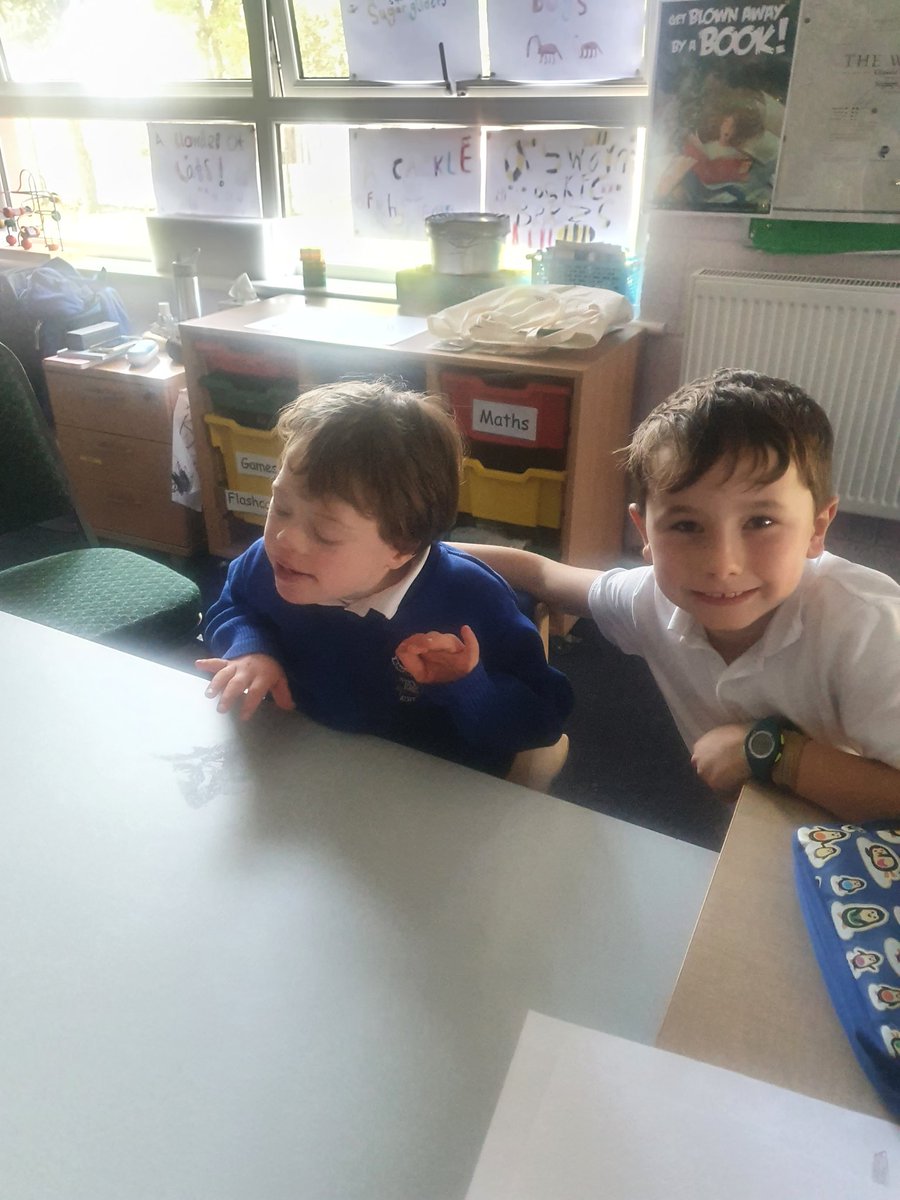 3rd Class loving the episodes of Dizzy Deliveries every day ! <a href="/Lamhsign/">Lámh</a> <a href="/RTEjr/">RTÉjr</a>