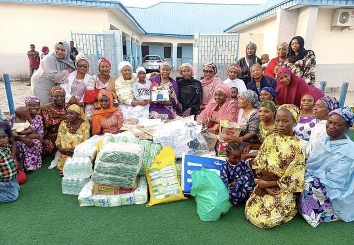 fatimabago_'s tweet photo. Yesterday family and friends celebrated my birthday wonderfully at the orphanage home in minna. Honestly, this is my best birthday celebration ever. I’m extremely overwhelmed! Thank you all and God bless.
#BirthdayVibes #Sweet40 https://t.co/5asVemGgOl