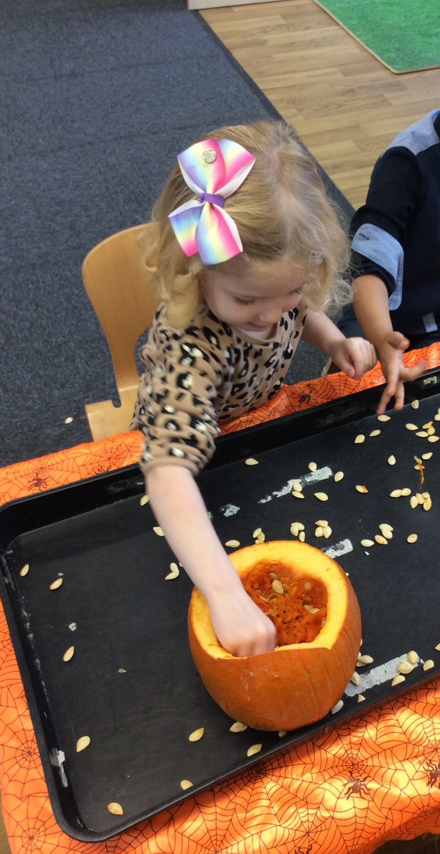 BVCSchool's tweet image. F1 have had a fantastic time getting messy this week!
We used our senses to explore.
#Foundation1 #Nursery