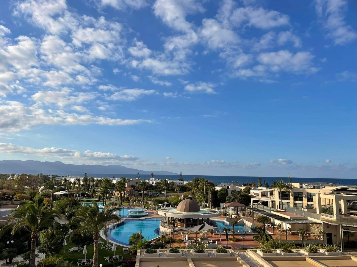 snippet_project's tweet image. It's a wrap! We enjoyed organizing the SNIPPET secure #P2PEnergy trading school at this beautiful location. We met a lot of interesting people and were happy to see everyone networking and socializing. @MinoaPalace #chania #crete #snippetproject