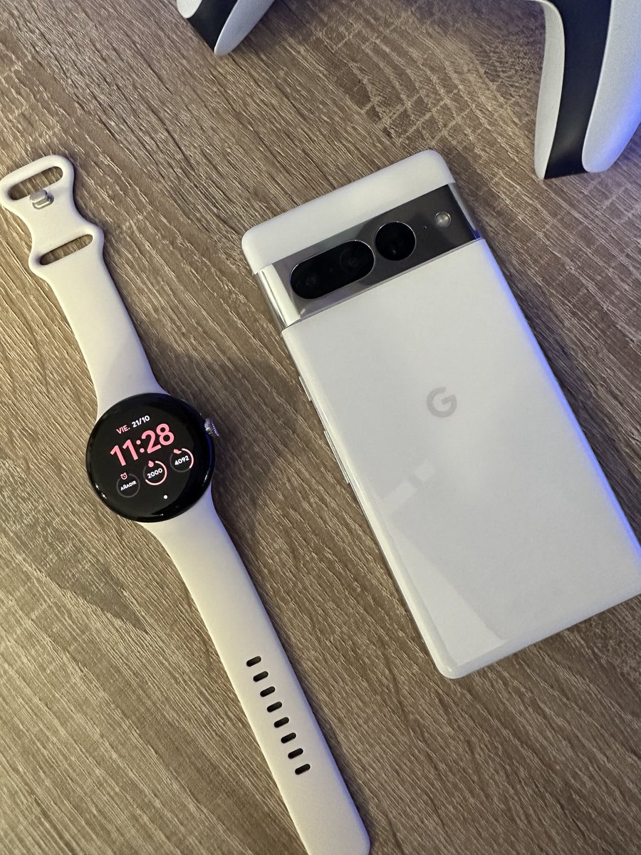 elrincondechina's tweet photo. Esto es IMPORTANTE! 
🔄 #TeamGoogle
❤️ #TeamApple https://t.co/WVWVqzWSot