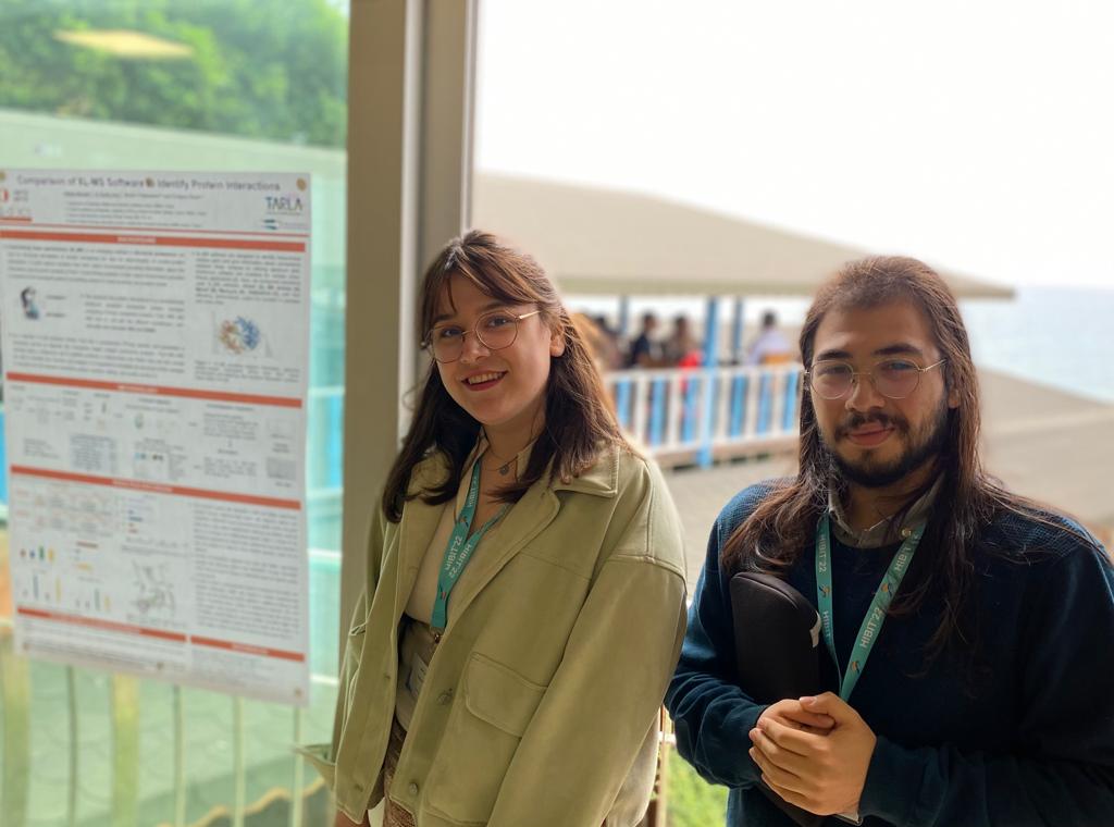 QOmicSLab's tweet photo. @QOmicSLab is at #HIBIT22
15th International Symposium on Health Informatics and Bioinformatics! Cross-linking MS for protein-protein interaction @bvk_lab @HaticeAkkulak @hkince #TeamMassSpect
#proteomics https://t.co/h0BTn5xVUg