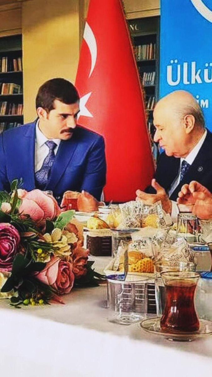 sinanates16's tweet photo. “Dava adamlığı karşılıksız adanmayı gerektirir. Dava adamlığı yüksek ruh, sadakat ister. Gizli hesap yapanlar bırakınız dava adamı olmayı bizim nezdimizde insan bile olamaz”

Liderimiz Devlet Bahçeli https://t.co/BsbsFsWu2K