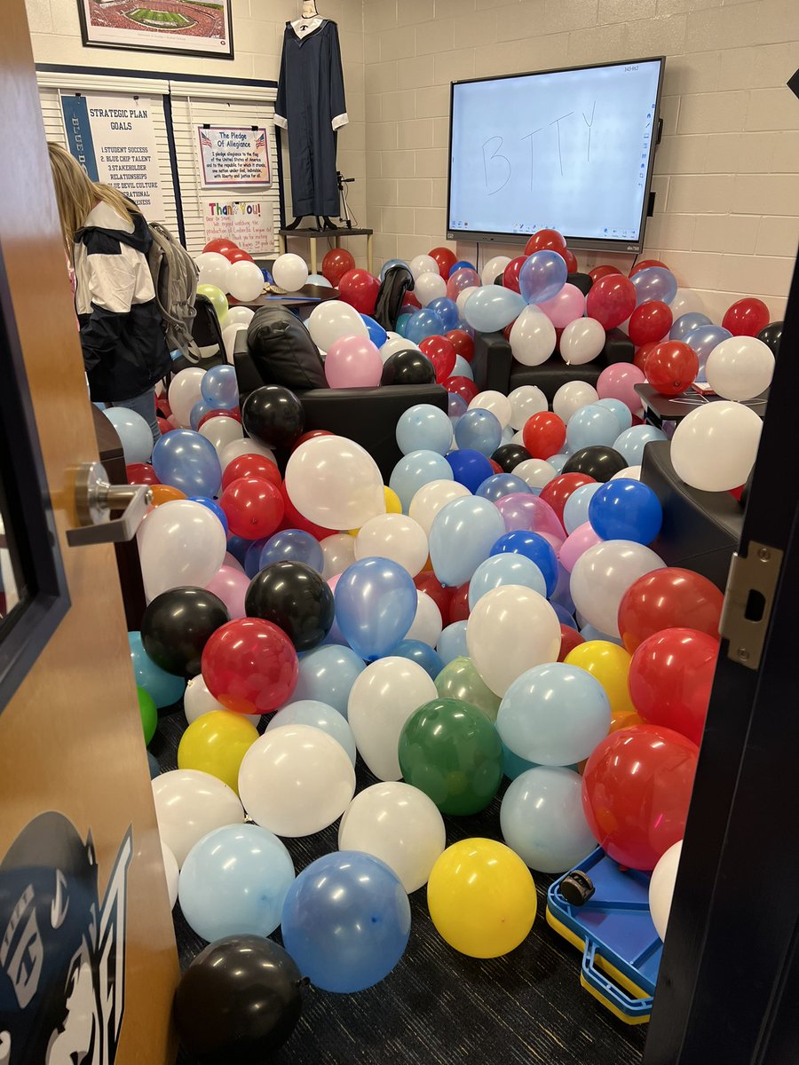 jrucker8's tweet image. My principal has more fun than your principal! #gradrate #celebration #BetterTodayThanYesterday @BTTYPrincipal