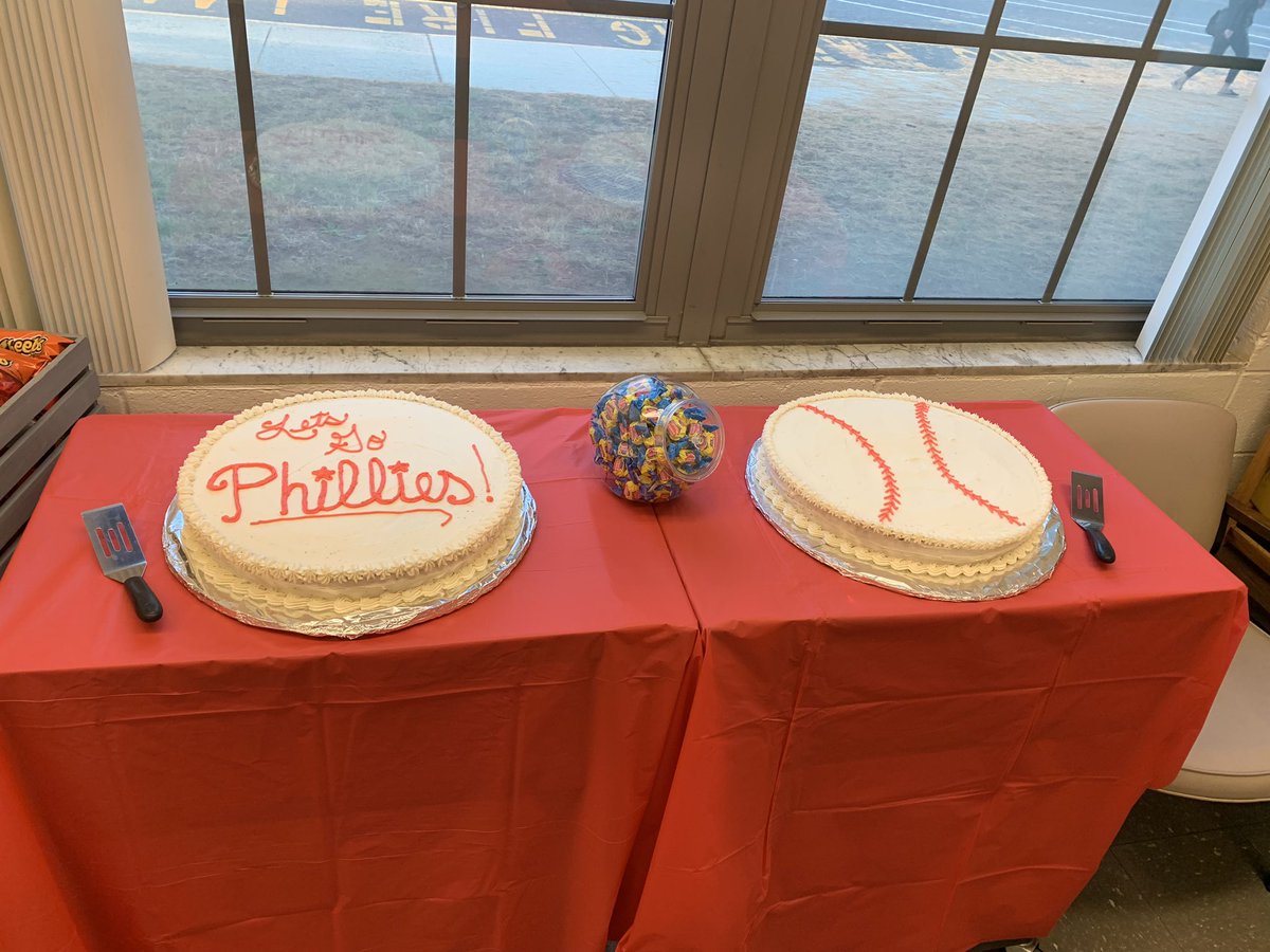rnigro1207's tweet photo. Shout out to Mrs. Crosby, Mrs. Mastripolito, Mr. Zimmerman and Ms. Palazzi for our Phillies lunch!!
#gophillies @wedgwoodwtps @cfzimmerman https://t.co/JDH7csfPoT