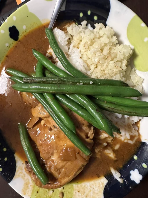 今週の金曜レトルトえびだし🦐スープカレー
(副反応キツくて食欲がなーいでもカレーうま…) 