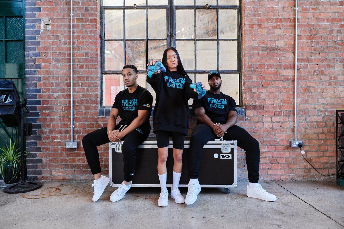 xboxuk's tweet image. Missed out? RT &amp;amp; Follow @XboxUK and @FRESHEGOKID to win 👀

🎮 Mineral Camo Special Edition Controller
💎 FEK Mineral Camo Hoodie
🧢 FEK Mineral Camo Cap