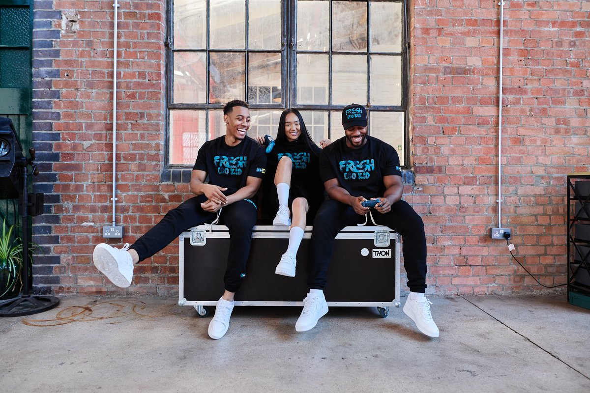 xboxuk's tweet image. Missed out? RT &amp;amp; Follow @XboxUK and @FRESHEGOKID to win 👀

🎮 Mineral Camo Special Edition Controller
💎 FEK Mineral Camo Hoodie
🧢 FEK Mineral Camo Cap