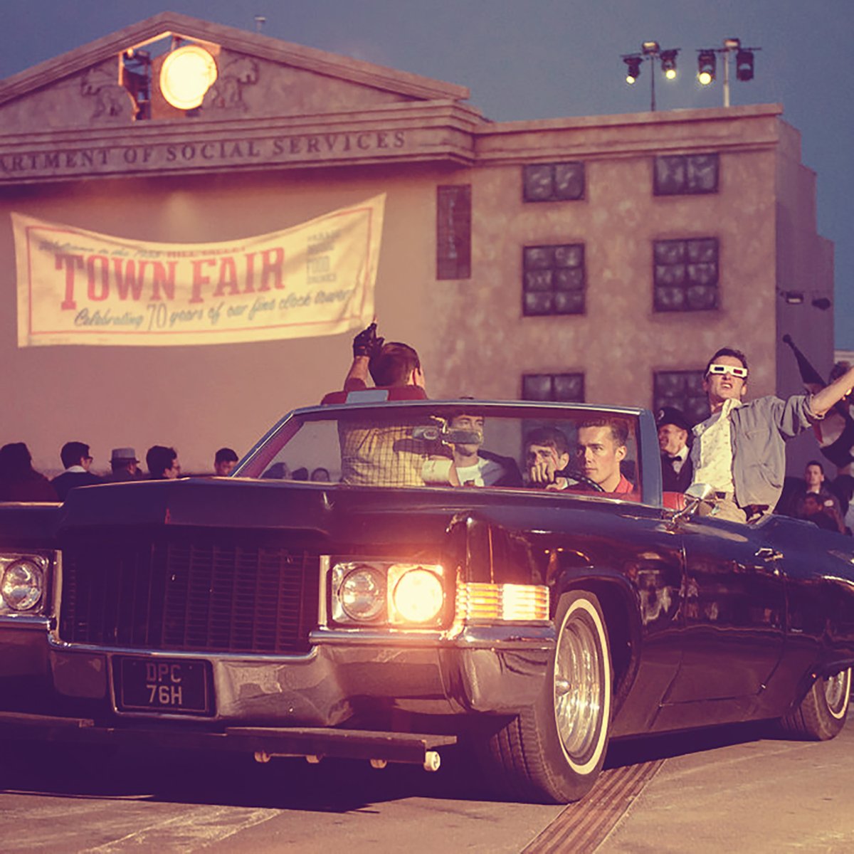 secretcinema's tweet photo. Great Scott! It's #BackToTheFutureDay ⏰⬅️

Did you travel back in time with us to the '50s? Go on ‘heavy’ adventures around Hill Valley? Help Doc build a time machine...out of a DeLorean?!

Let us know your highlights from 2014 (or 1955!) 👇

#BackToTheFuture #SecretCinema https://t.co/wpDFRPw9JN