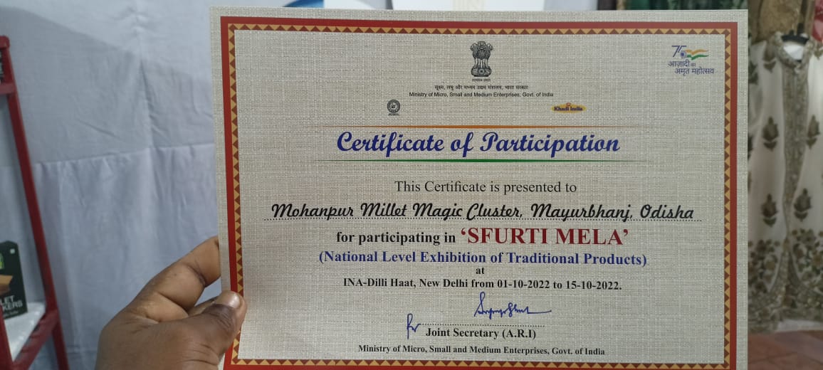 DAperspectives's tweet photo. We participated in the first-ever national-level Scheme of Fund for Regeneration of Traditional Industries (SFURTI) Mela organised by the @minmsme at Dilli Haat, INA, New Delhi.
#IMEDF #SFURTI #resilientlocaleconomies #channapatna #naturaldye #atmanirbharbharat #artisan https://t.co/TkxCu4z8xz
