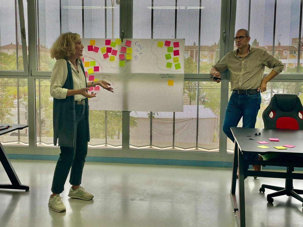 funddonbosco's tweet photo. “No todos los jóvenes están perdidos”
 
Es lo que nos ha dicho Mehdi en la sesión de Desing Thinking de la #E2O @funddonbosco #Sevilla @unisevilla  

¿Los y las jóvenes saben qué pueden hacer? ¿Saben qué quieren hacer? ¿Las administraciones tienen algo de responsabilidad en eso? https://t.co/B6uwGRxqrm