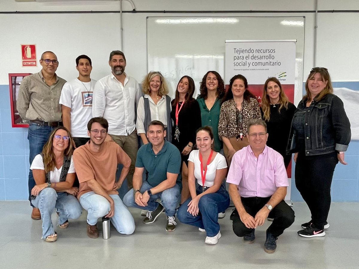 funddonbosco's tweet photo. “No todos los jóvenes están perdidos”
 
Es lo que nos ha dicho Mehdi en la sesión de Desing Thinking de la #E2O @funddonbosco #Sevilla @unisevilla  

¿Los y las jóvenes saben qué pueden hacer? ¿Saben qué quieren hacer? ¿Las administraciones tienen algo de responsabilidad en eso? https://t.co/B6uwGRxqrm
