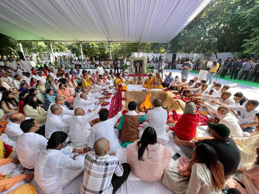 yadavakhilesh's tweet photo. https://t.co/FVIqa8Y3QH