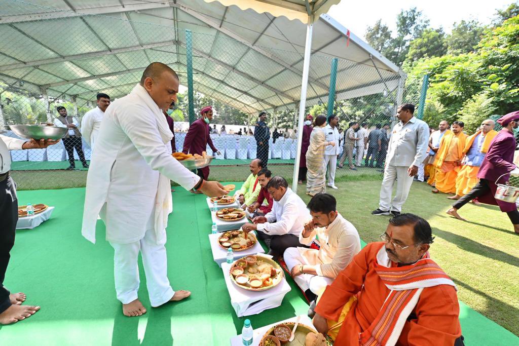yadavakhilesh's tweet photo. https://t.co/FVIqa8Y3QH