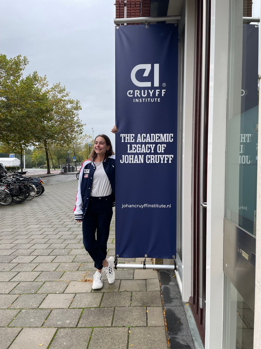 The top #FieldHockey player  <a href="/Evadegoede/">Eva de Goede</a> delves into #SportManagement! She is preparing herself for a new career with us with the help of a <a href="/telesport/">Redactie Telesport</a> scholarship.

Want to know more about this master's program?  
Sign up for the online info session:
👉📝bit.ly/3EPRFHj