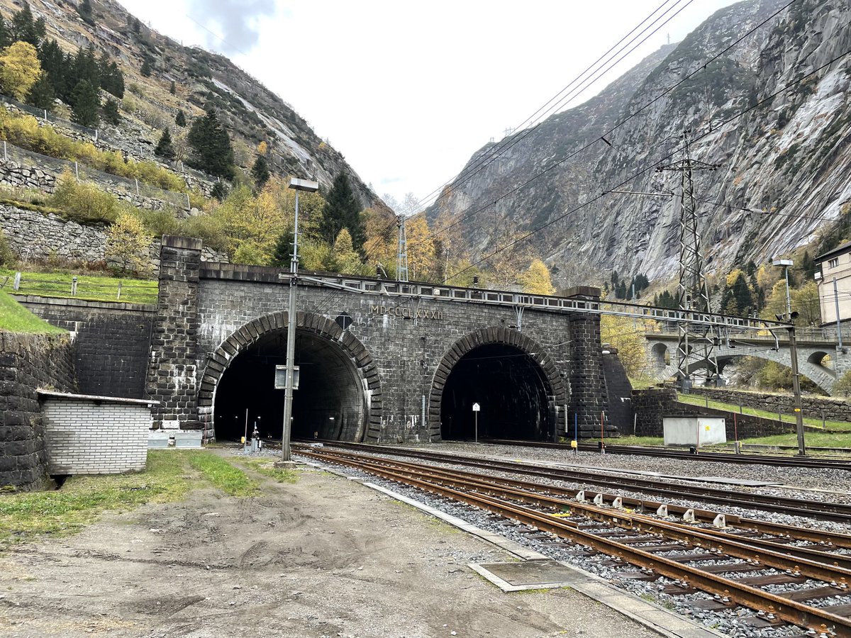 fisler's tweet photo. Auf der Suche nach eine langfristig guten Standorte für die Niederschlagsmessung der @meteoschweiz #Messstation #Göschenen und gleich neben dem Eisenbahntunnel einen guten Standort gefunden! Wegen 2. Autobahnröhre muss #Pluviometer verschoben werden… https://t.co/weWUT3IFRh