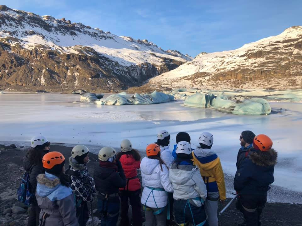 ArcticDirect's tweet photo. Education doesn't have to be in the classroom.
Book your school trip with us and learn all about the Arctic!
#arctic #arcticdirect #snow #school #schooltrip #friends https://t.co/5Gree2NmeO