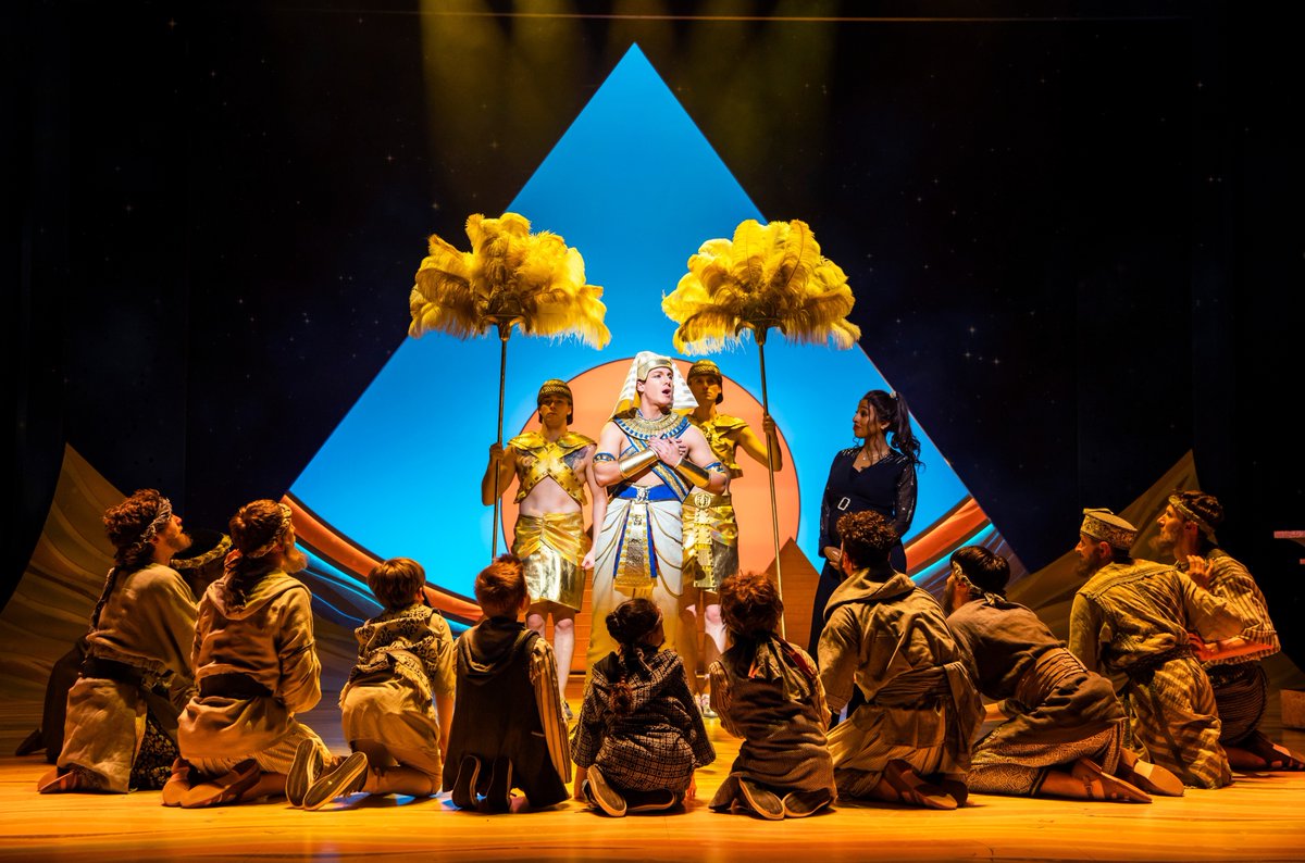 Another dream review for @JosephMusical 🌈 ‘A sublimely talented bunch of people on stage. Every single person made the show the hugely enjoyable and colourful musical that it’s renowned for being.’ @on_magazine orlo.uk/VcR5V 🎫 orlo.uk/2U4Hb