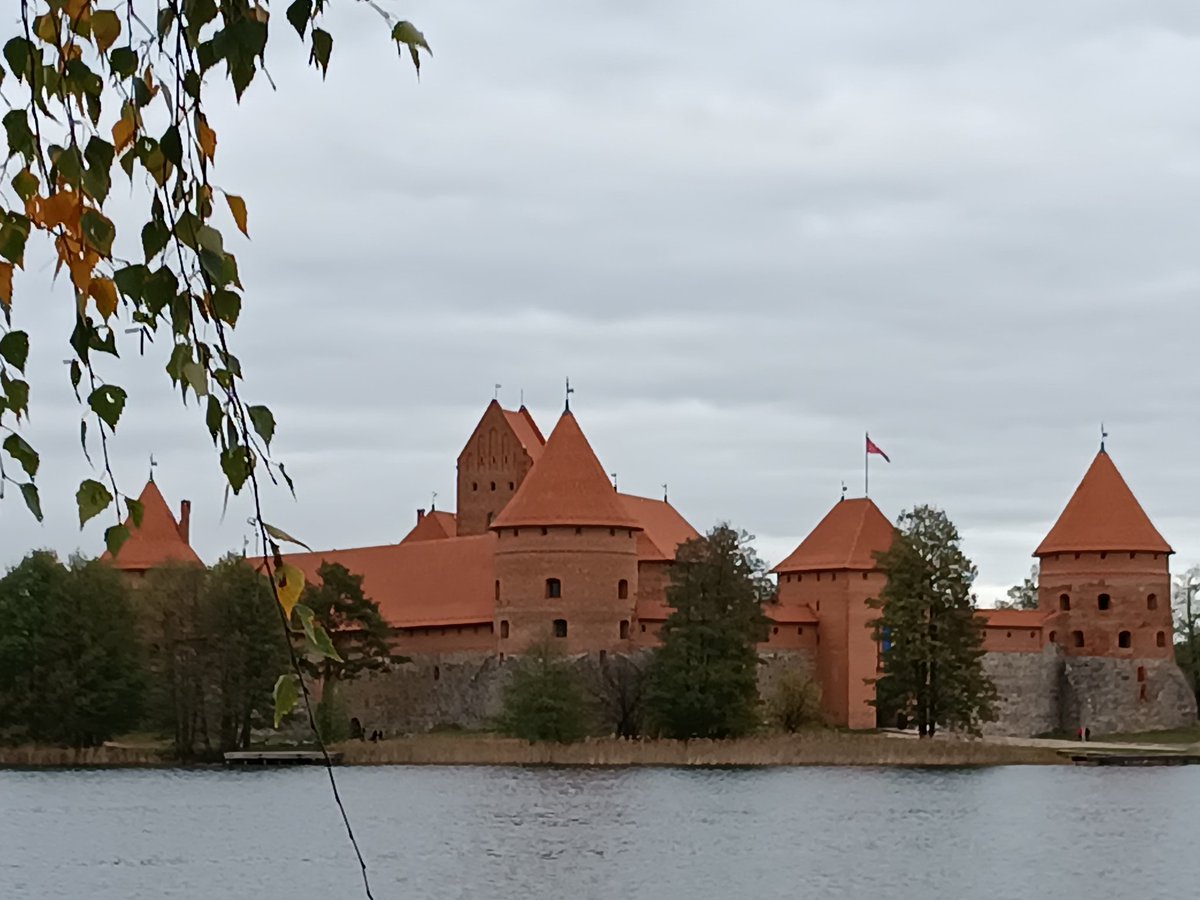stekra75's tweet photo. Castle of Trakai #trakai #castle #lithuania #litauen #Mystique https://t.co/QDFtp7UM29