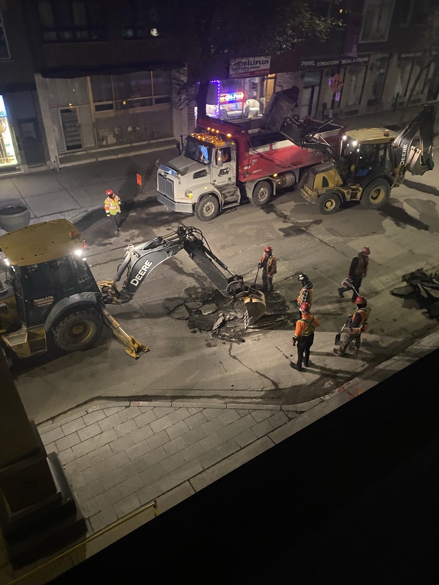 jdeste's tweet photo. nothing like major construction right outside your window at 5:30am. Merci @erickalneus @Val_Plante https://t.co/ob1SHghZLq