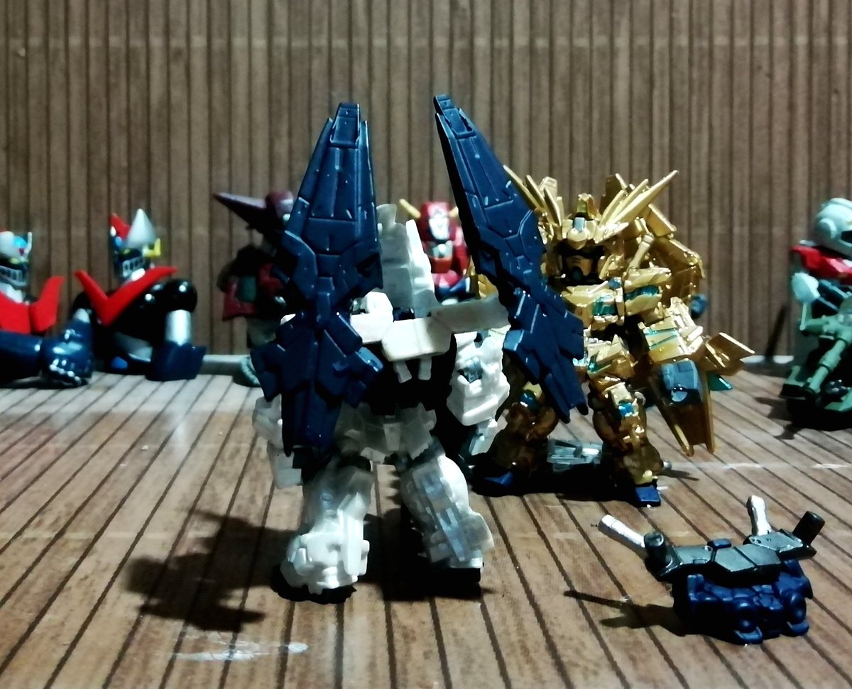 Happyme08550788's tweet photo. Phenex needs to take a break!
Body - any Unicorn (transparent base version)
Horn and shields - Banshee 58
backpack core cast from silver Phenex.
#ガンダム #コンバージ #fwgundamconverge #gundam #diytoy https://t.co/8NMDNzB1dq