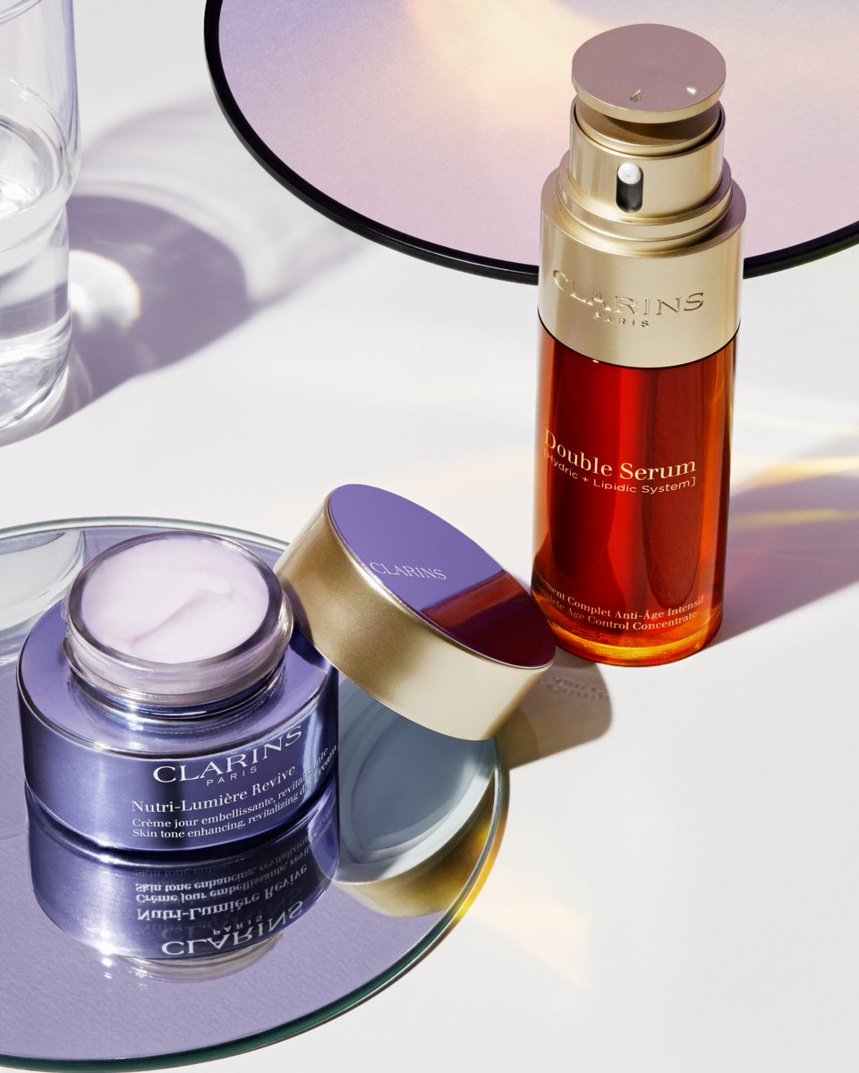 essenza_ng's tweet photo. Ready to do away with dullness? NutriLumiere Revive and Double Serum are here to help you! Packed with a powerful cocktail of plants, these anti aging allies reinvigorate instantly for a result that lasts!#ClarinsDoubleSerum #NutriLumiere #AntiAgeing #ProAgeing https://t.co/3CD0nJOxfL