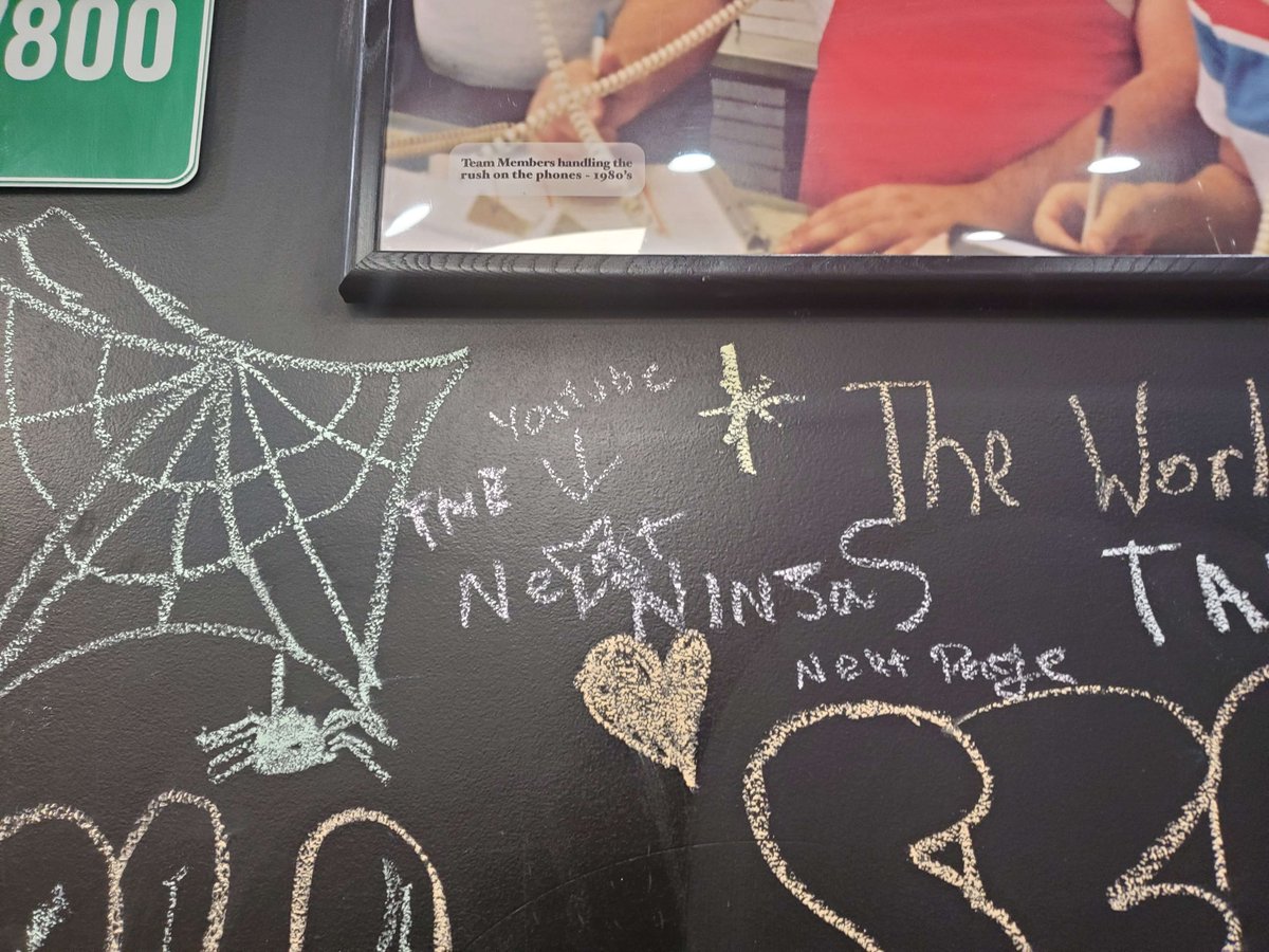 NextPageArchive's tweet photo. Promoting NeXt NinjaS at the local Dominos. 

Uhm, sans the beans, please. https://t.co/kKaULCJUEL