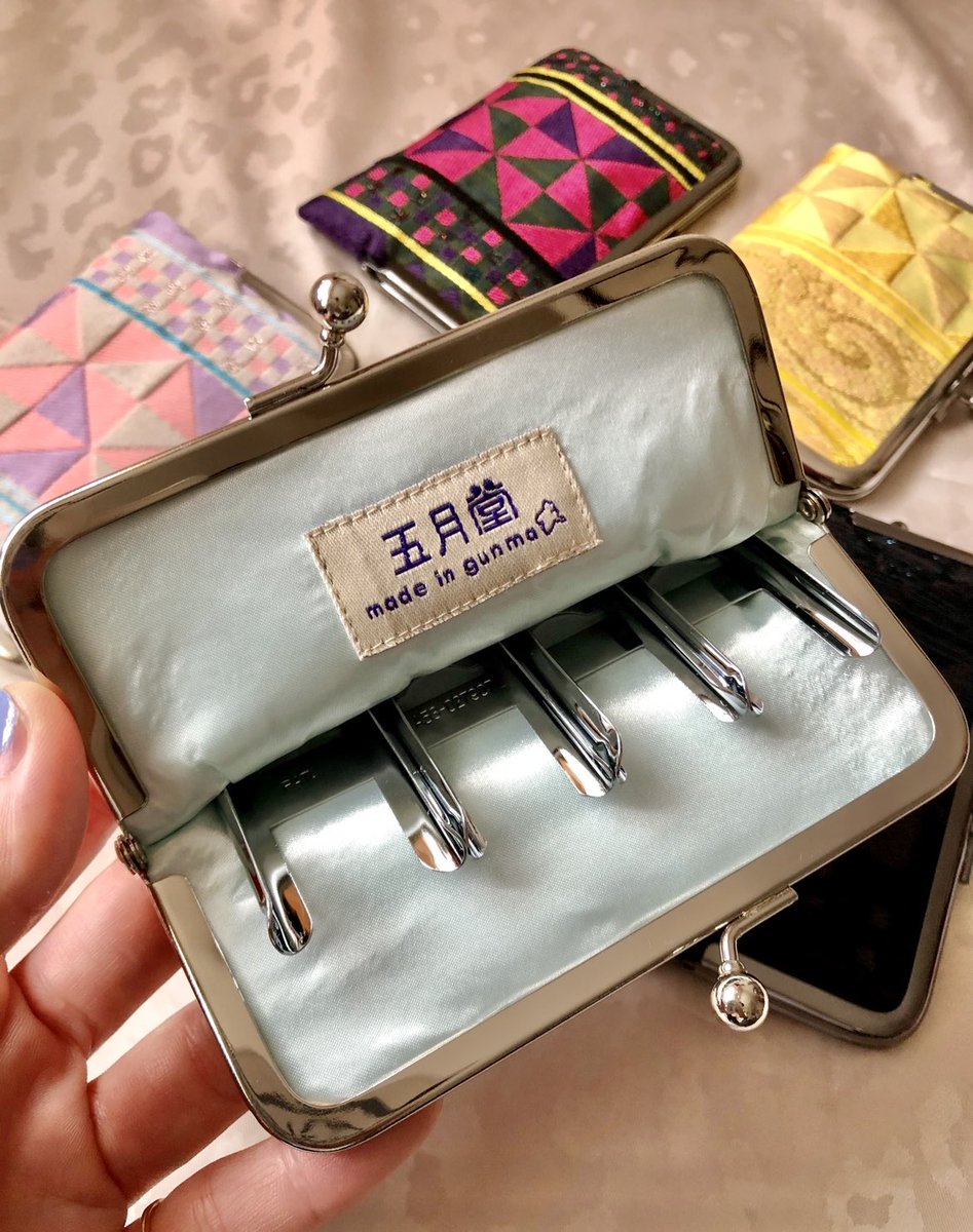 ヨルノトバリとアマビエが復活してる‼️
あ、でも、YELLOW MAGICのコインだけ入れられるがま口ちゃん持ってるから、ウォレット仕様とダブル持ちってこともできる……迷う。
(とか言っている間に売り切れてくれれば諦めがつく。金欠だもの😱…💸)