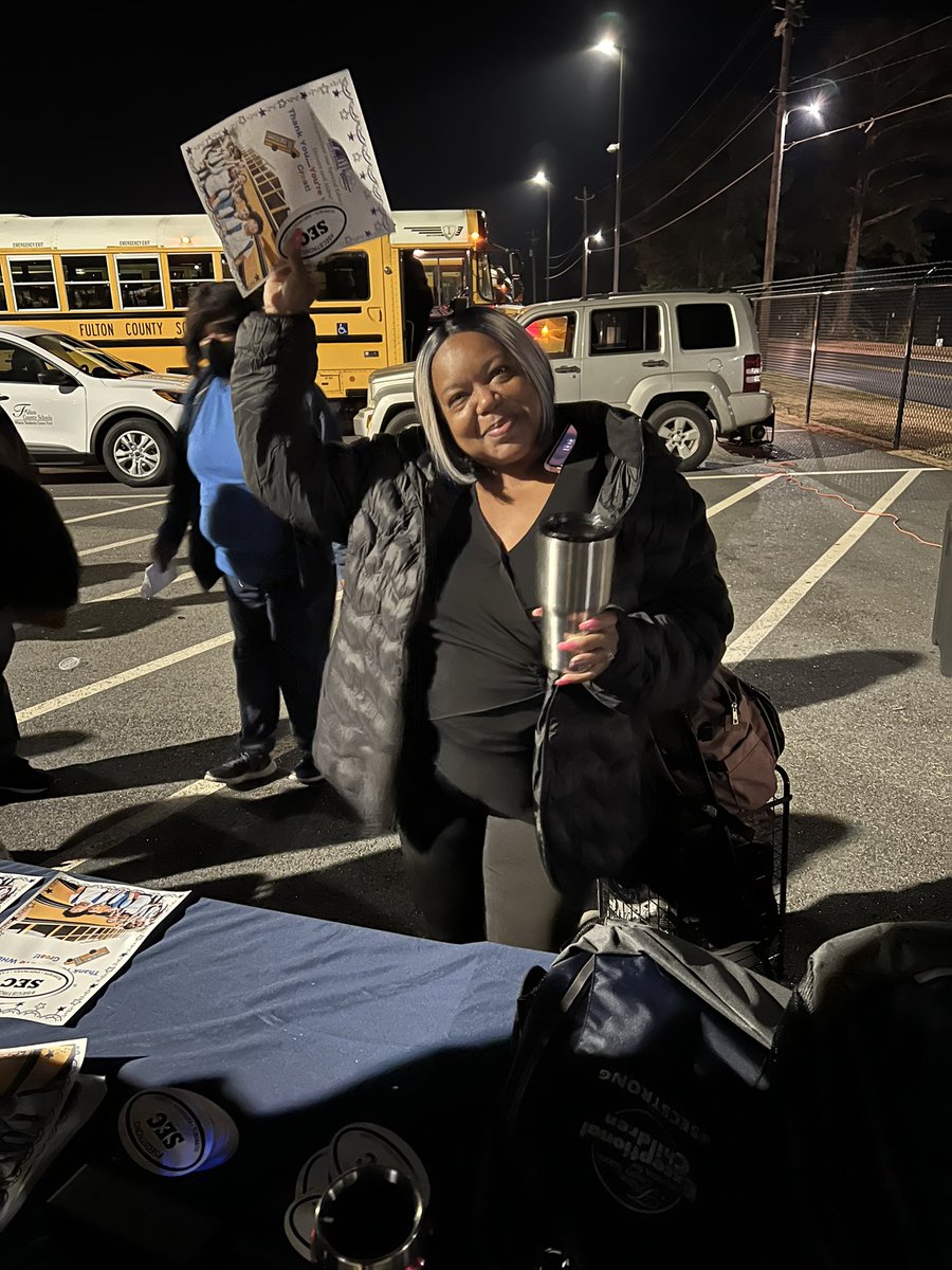 Our SEC bus drivers and aides are awesome! #SECSTRONG @BlakeMcGahaFCS <a href="/YolandaBW/">Dr. Yolanda Brownlee</a> <a href="/GillandTris/">Tris Gilland</a> <a href="/SherryCP3/">Sherry Peterson</a>