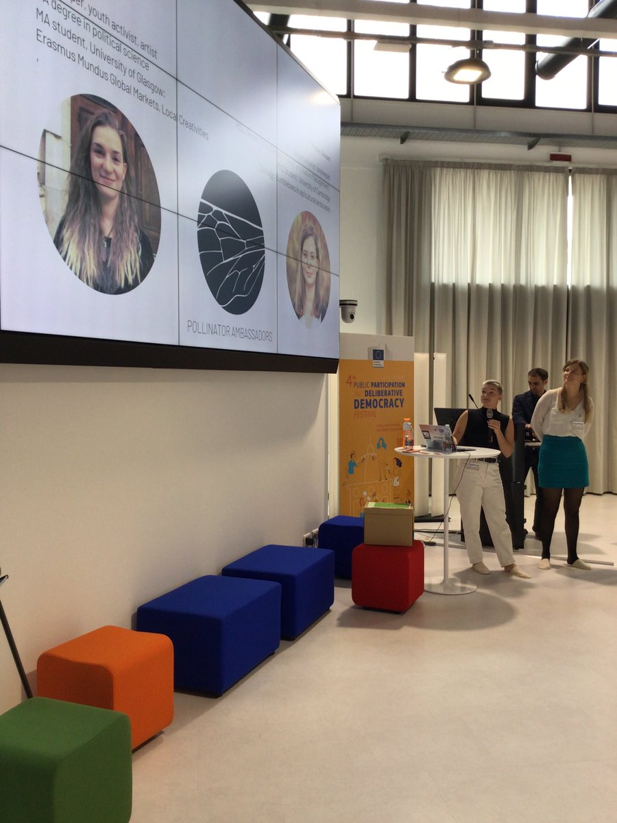 Our focus on pollinators 🐝 at the #PublicParticipation and #DeliberativeDemocracy Festival in Ispra @EU_ScienceHub continued with an amazing role-playing game introduced by Nadine Schuller and Nynke Blomer based on honeybees searching for new hive during swarming