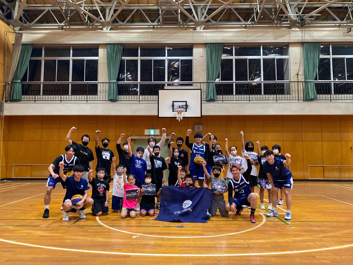 ZIGExN_UPDATERS's tweet image. 10/14、郡山中学校にて、プロバスケ選手に挑戦できる「挑戦者求ム」を開催し、小学生~大人の方まで総勢なんと19人が参加してくださいました..!!

小学生が元気すぎる🏀🏀

なんとも未来が溢れる空間。。

#updaters #zigexn #3x3 #アップデーターズ #じげん3x3 #じげん #京都 #バスケ #プロバスケ選手