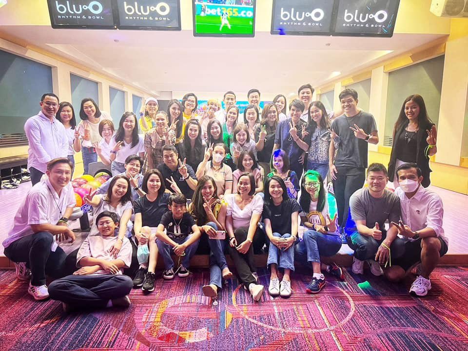tum750's tweet photo. ขอขอบคุณพี่อาร์ต หัวหน้าทีม VANA จัดกิจกรรมดีดี
แล้วยังได้สนุกสนานกับการ ร้อง🎤 เล่น🎼 เต้น👯‍♀️ โยน 🎳 กันครับ 😄

และขอแสดงความยินดีกับผู้ที่ได้รับรางวัล TOP ACTIVE AWARD (TAA) 🏆 ทุกท่านด้วยครับ 😊👍🎉

#VANATEAM
#HappinessandSuccess
#ทีมแห่งความสุขและความสำเร็จ❤️ https://t.co/HIR4YxxbS7