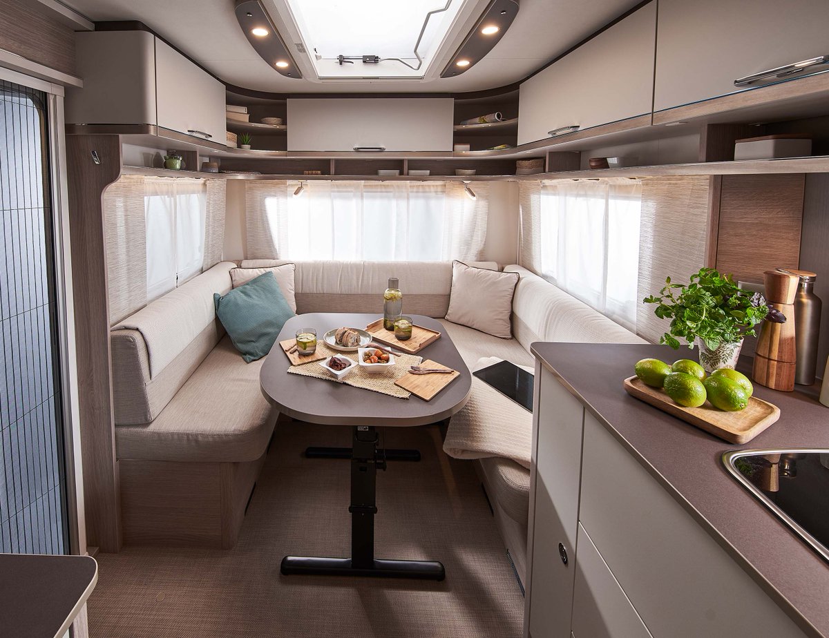 wamocaravans's tweet photo. Hebben jullie al vakantieplannen voor 2023? 
Onze caravanshowroom stroomt al weer vol met Bürstner 2023-modellen. Neem gerust eens vrijblijvend een kijkje in onze mooie Bürstner caravans.
#nieuwecaravan #vakantieplannen #herfstvakantie https://t.co/LhSRpSfKIE