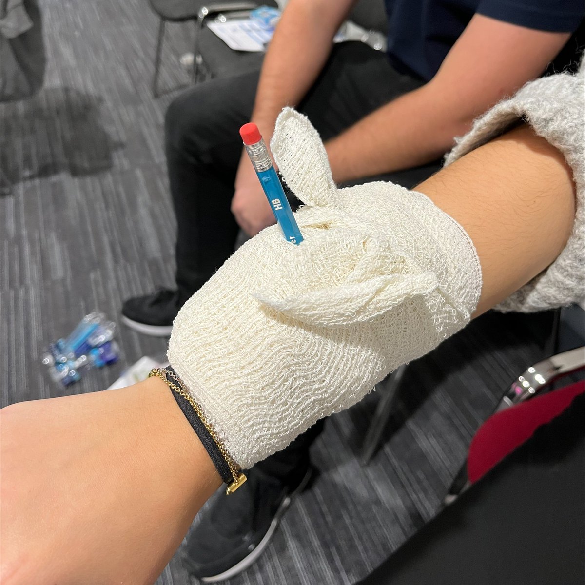 langley_uk's tweet photo. Are you first aid trained? 🏥🚑            

Health and safety is our number one priority at Langley.

It is great to see our colleagues taking the time to learn potentially lifesaving first aid skills.

Thank you, Nicola Jefferies, for delivering this valuable course. https://t.co/p9UX1Qfct9
