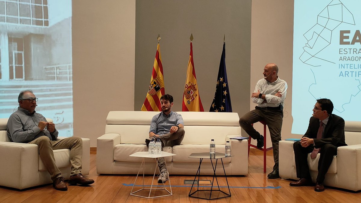 GobAragon's tweet photo. 🗣️ "#Aragón tiene la oportunidad de dar un paso adelante en la revolución tecnológica, de liderar espacios de datos a nivel nacional e internacional, atraer talento e inversiones y de acelerar la modernización de la industria", ha destacado el DG @guillen_guirado.

#EAIA https://t.co/82uPqKYJkP