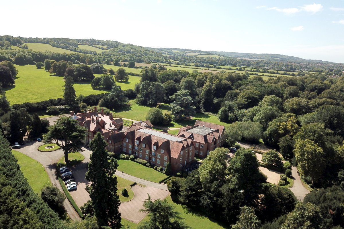 barmitzvahuk's tweet photo. For a jaw-dropping venue in Hertfordshire for your upcoming #Barmitzvah #BatMitzvah,  @PendleyManor   provides your ideal backdrop. Check it out! https://t.co/r6lrXQM8x3 #venue #venues #hertfordshire #hotel #event #events #eventprofs https://t.co/anSssPaMhr