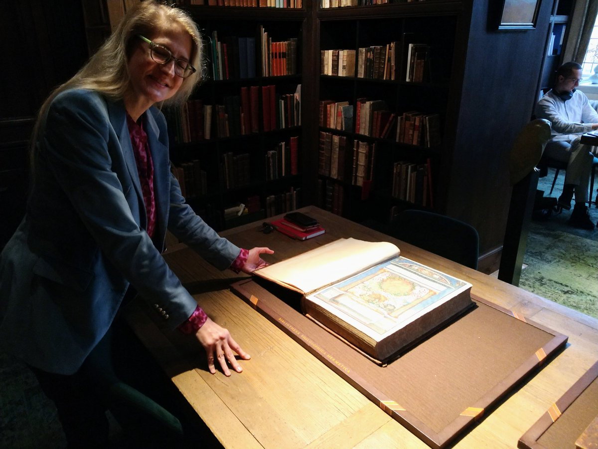 Fred van Lieburg (@fredvanlieburg) on Twitter photo Inspirerende ontvangst door Lucinda Martin bij bibliotheek Philosophica Hermetica <a href="/HuismdHoofden/">Huis met de Hoofden</a> i.v.m. samenwerking met <a href="/hdcvu/">HDC Centre for Religious History</a> voor onderzoek en onderwijs over lekentheologie en radicaal piëtisme in 17e eeuw. Inspirerende ontvangst door Lucinda Martin bij bibliotheek Philosophica Hermetica <a href="/HuismdHoofden/">Huis met de Hoofden</a> i.v.m. samenwerking met <a href="/hdcvu/">HDC Centre for Religious History</a> voor onderzoek en onderwijs over lekentheologie en radicaal piëtisme in 17e eeuw.