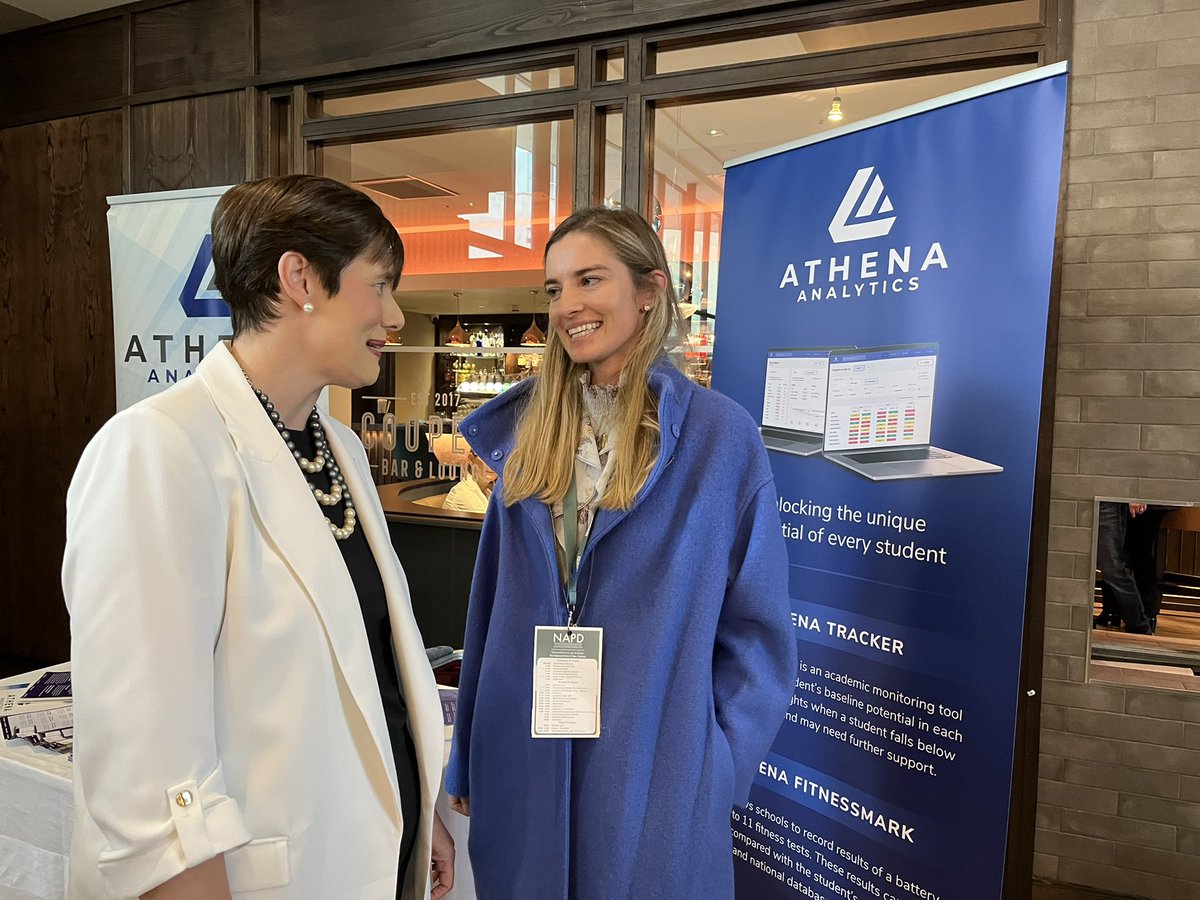 In the whirlwind that is the #napd22 conference, it was so lovely for <a href="/NormaFoleyTD1/">Norma Foley T.D</a> to take the time to say hi 👋🏻 

<a href="/NAPD_IE/">NAPD</a> #AthenaTracker #AthenaFitnessMark #upthekingdom