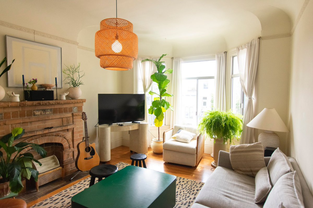 remaxinri's tweet photo. As the temps drop here in Rhode island, cozying up at home is where it's at. 🤩 If you're still searching for your forever home and need assistance in either the buying or selling process, don't hesitate to reach out today. 🙌 https://t.co/yenGZo8u8O